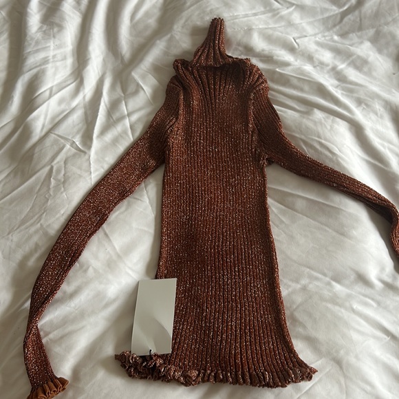 Chloe - Lurex Rib Turtleneck Knit Sweater Top in Metallic Red XS - Picture 6 of 6